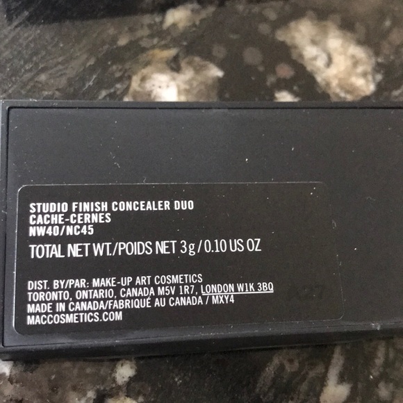 NEW MAC Finish Concealer Duo NW40 NC45 compact - Picture 8 of 8